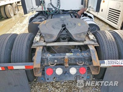 Zdjęcie 13 z 13 samochodu: 2015 KENWORTH T680 SEMI TRUCK VIN:1XKYA48X2FJ462463 - miniatura