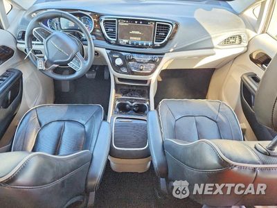 Zdjęcie 8 z 13 samochodu: 2023 CHRYSLER PACIFICA HYBRID LIMITED VIN:2C4RC1S70PR614352 - miniatura