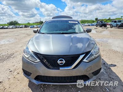 Piąte zdjęcie samochodu w środku: 2017 NISSAN SENTRA S VIN:3N1AB7AP4HY278326 - miniatura
