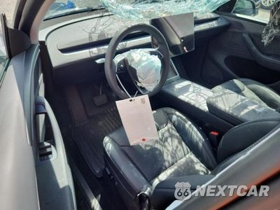 Zdjęcie 8 z 13 samochodu: 2026 TESLA MODEL Y VIN:7SAYGDEE7TA438238 - miniatura
