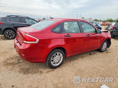 Trzecie zdjęcie samochodu z tyłu: 2010 FORD FOCUS SE VIN:1FAHP3FN1AW117562 - miniatura