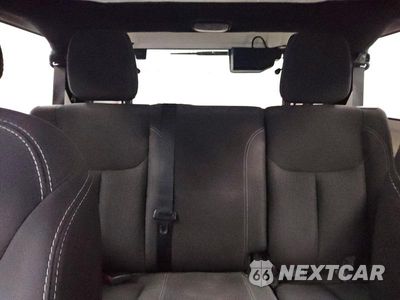 Zdjęcie 10 z 13 samochodu: 2016 JEEP WRANGLER UNLIMITED SAHARA VIN:1C4BJWEG0GL156062 - miniatura