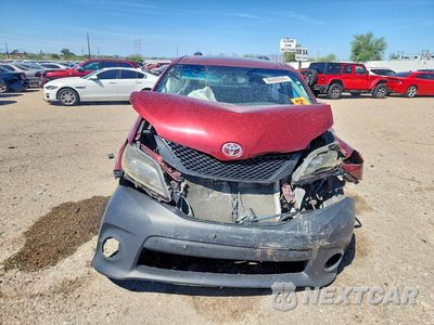 Piąte zdjęcie samochodu w środku: 2015 TOYOTA SIENNA SPORT VIN:5TDXK3DC3FS647402 - miniatura