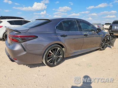 Trzecie zdjęcie samochodu z tyłu: 2018 TOYOTA CAMRY XSE VIN:4T1B61HK1JU072995 - miniatura