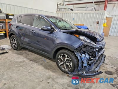 Czwarte zdjęcie samochodu z boku: 2021 KIA SPORTAGE LX VIN:KNDPMCAC9M7881291 - miniatura
