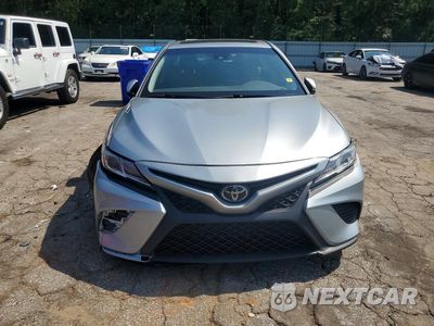 Piąte zdjęcie samochodu w środku: 2018 TOYOTA CAMRY SE VIN:4T1B11HK2JU652951 - miniatura