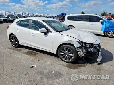 Czwarte zdjęcie samochodu z boku: 2018 MAZDA 3 TOURING VIN:3MZBN1L37JM271297 - miniatura