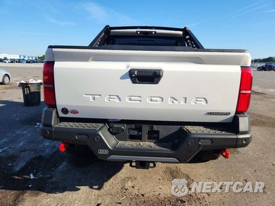 Zdjęcie 6 z 12 samochodu: 2026 TOYOTA TACOMA TRAILHUNTER HV VIN:3TYLC5LN0TT061492 - miniatura