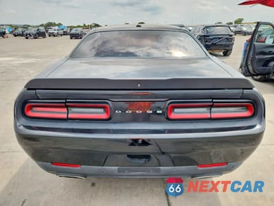 Zdjęcie 6 z 12 samochodu: 2018 DODGE CHALLENGER SXT VIN:2C3CDZAG0JH132498 - miniatura
