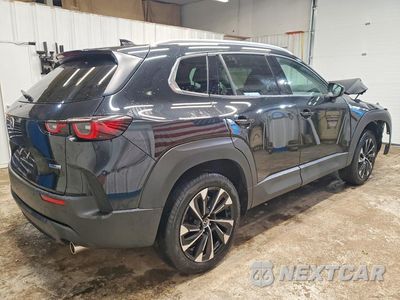 Trzecie zdjęcie samochodu z tyłu: 2026 MAZDA CX-50 PREMIUM PLUS VIN:7MMVAAEW0TN176480 - miniatura