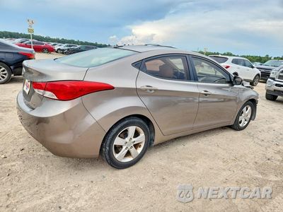 Trzecie zdjęcie samochodu z tyłu: 2013 HYUNDAI ELANTRA GLS VIN:5NPDH4AE2DH238968 - miniatura