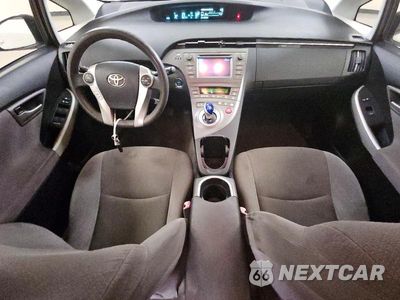 Zdjęcie 8 z 13 samochodu: 2012 TOYOTA PRIUS TWO VIN:JTDKN3DU6C5490170 - miniatura