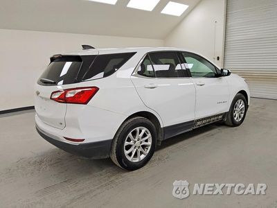 Trzecie zdjęcie samochodu z tyłu: 2020 CHEVROLET EQUINOX LT VIN:3GNAXKEVXLS537558 - miniatura