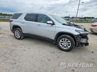 Czwarte zdjęcie samochodu z boku: 2022 CHEVROLET TRAVERSE LS VIN:1GNERLKW2NJ107770 - miniatura