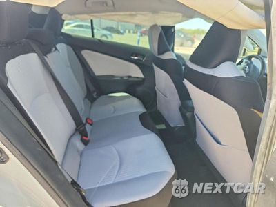 Zdjęcie 10 z 12 samochodu: 2016 TOYOTA PRIUS TWO VIN:JTDKBRFU5G3024031 - miniatura