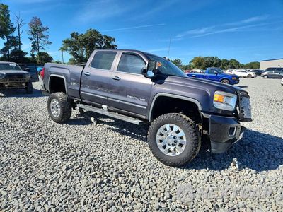 Czwarte zdjęcie samochodu z boku: 2016 GMC SIERRA K2500 DENALI VIN:1GT12UE87GF155298 - miniatura