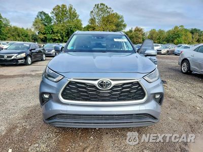 Piąte zdjęcie samochodu w środku: 2021 TOYOTA HIGHLANDER XLE VIN:5TDHZRBHXMS093404 - miniatura
