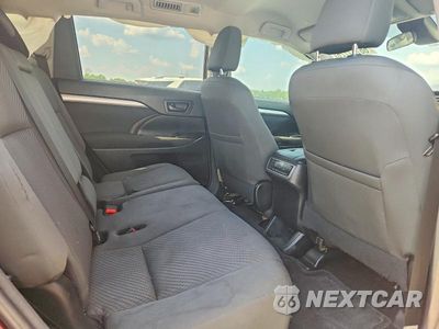 Zdjęcie 11 z 13 samochodu: 2018 TOYOTA HIGHLANDER LE VIN:5TDZARFH6JS041124 - miniatura