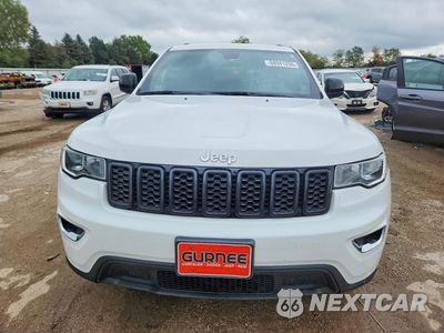 Piąte zdjęcie samochodu w środku: 2019 JEEP GRAND CHEROKEE LAREDO VIN:1C4RJEAG8KC580967 - miniatura