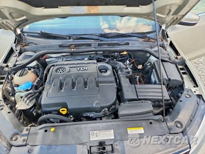 Zdjęcie 11 z 12 samochodu: 2015 VOLKSWAGEN JETTA TDI VIN:3VWLA7AJ2FM419268 - miniatura