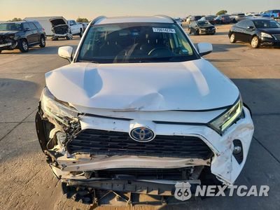 Piąte zdjęcie samochodu w środku: 2021 TOYOTA RAV4 XLE VIN:4T3RWRFV4MU033548 - miniatura