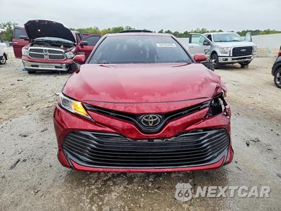 Piąte zdjęcie samochodu w środku: 2018 TOYOTA CAMRY LE VIN:4T1B11HK2JU569746 - miniatura