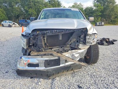 Piąte zdjęcie samochodu w środku: 2017 RAM 1500 SLT VIN:1C6RR6GG4HS582369 - miniatura