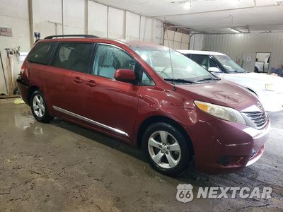 Czwarte zdjęcie samochodu z boku: 2012 TOYOTA SIENNA LE VIN:5TDKK3DCXCS224841 - miniatura