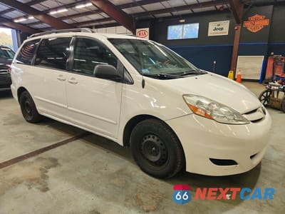 Czwarte zdjęcie samochodu z boku: 2008 TOYOTA SIENNA LE 8-PASSENGER VIN:5TDZK23C78S174823 - miniatura