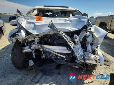 Piąte zdjęcie samochodu w środku: 2026 TOYOTA SIENNA XLE 7-PASSENGER VIN:5TDYSKFC7TS234664 - miniatura