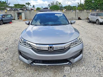 Piąte zdjęcie samochodu w środku: 2017 HONDA ACCORD SPORT VIN:1HGCR2F59HA265864 - miniatura
