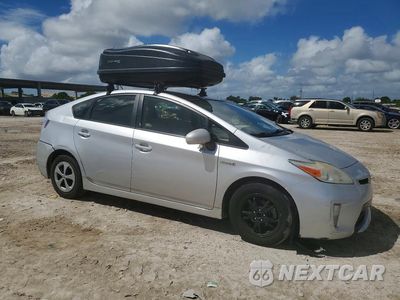 Czwarte zdjęcie samochodu z boku: 2013 TOYOTA PRIUS THREE VIN:JTDKN3DU1D5562720 - miniatura