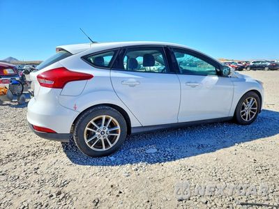 Trzecie zdjęcie samochodu z tyłu: 2016 FORD FOCUS SE VIN:1FADP3K20GL227488 - miniatura