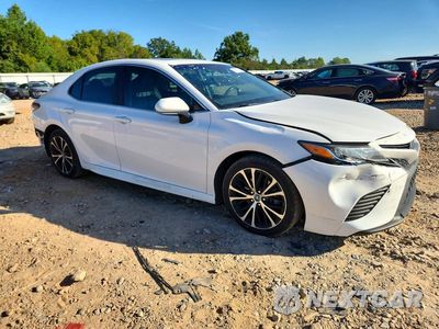 Czwarte zdjęcie samochodu z boku: 2018 TOYOTA CAMRY SE VIN:4T1B11HK2JU096981 - miniatura