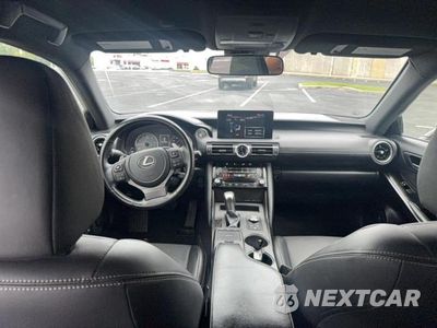 Zdjęcie 9 z 10 samochodu: 2022 LEXUS IS 300 VIN:JTHAA1D28N5118230 - miniatura