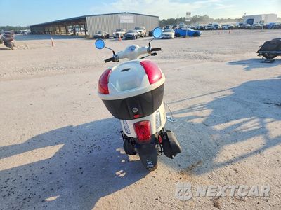 Czwarte zdjęcie samochodu z boku: 2022 GENUINE SCOOTER CO. BUDDY KICK VIN:RFVJFJ100N1002894 - miniatura
