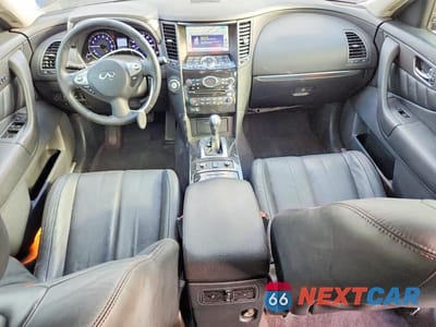Zdjęcie 8 z 13 samochodu: 2017 INFINITI QX70 BASE VIN:JN8CS1MU6HM143232 - miniatura
