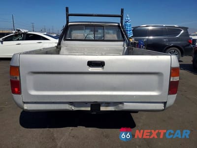 Zdjęcie 6 z 12 samochodu: 1989 TOYOTA PICKUP BASE VIN:JT4RN81R5K0003158 - miniatura