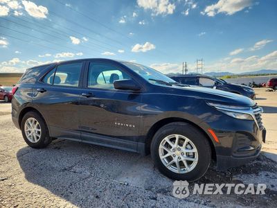 Czwarte zdjęcie samochodu z boku: 2022 CHEVROLET EQUINOX LS VIN:2GNAXHEV7N6131712 - miniatura