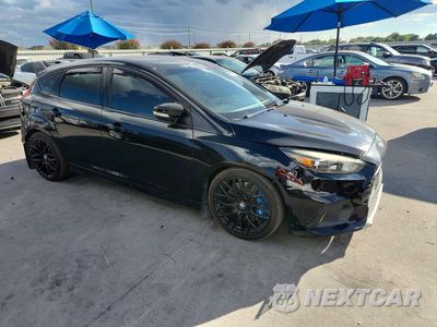 Czwarte zdjęcie samochodu z boku: 2017 FORD FOCUS RS VIN:WF0DP3TH2H4122943 - miniatura