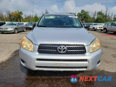 Piąte zdjęcie samochodu w środku: 2007 TOYOTA RAV4 BASE VIN:JTMBD33V576029975 - miniatura