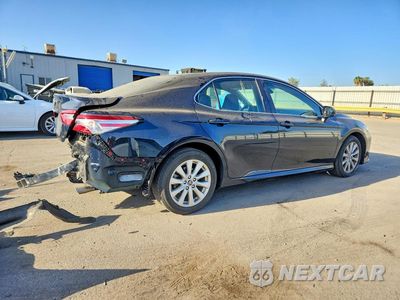Trzecie zdjęcie samochodu z tyłu: 2018 TOYOTA CAMRY LE VIN:4T1B11HK0JU618135 - miniatura