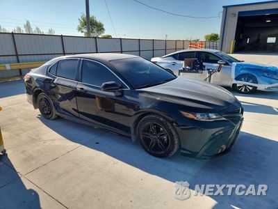 Czwarte zdjęcie samochodu z boku: 2021 TOYOTA CAMRY SE VIN:4T1G11AKXMU420215 - miniatura