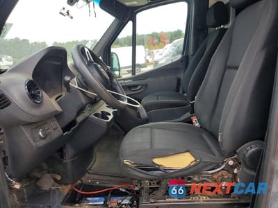 Zdjęcie 7 z 13 samochodu: 2019 MERCEDES-BENZ SPRINTER 2500/3500 DELIVERY VAN VIN:WD4PF1CD1KP131729 - miniatura