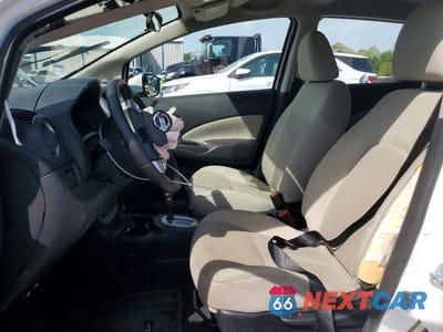Zdjęcie 7 z 12 samochodu: 2017 NISSAN VERSA NOTE SL VIN:3N1CE2CP1HL367106 - miniatura
