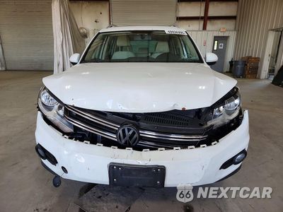 Piąte zdjęcie samochodu w środku: 2015 VOLKSWAGEN TIGUAN S VIN:WVGBV7AX8FW611264 - miniatura