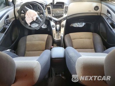 Zdjęcie 8 z 12 samochodu: 2013 CHEVROLET CRUZE LS VIN:1G1PA5SH4D7170900 - miniatura