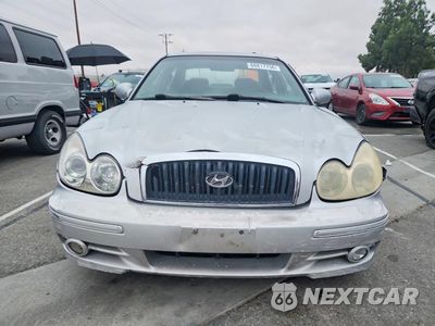 Piąte zdjęcie samochodu w środku: 2002 HYUNDAI SONATA BASE VIN:KMHWF25S32A681777 - miniatura
