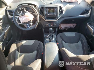 Zdjęcie 8 z 13 samochodu: 2018 JEEP CHEROKEE LATITUDE VIN:1C4PJLCB4JD616028 - miniatura