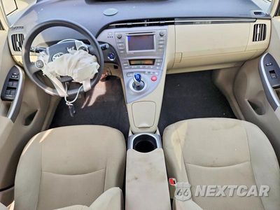 Zdjęcie 8 z 12 samochodu: 2015 TOYOTA PRIUS THREE VIN:JTDKN3DU3F1906865 - miniatura